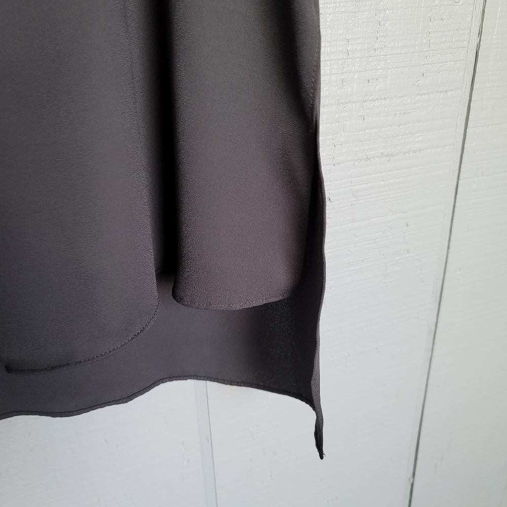 DKNY Women's Short Sleeve V-neck Black Top. Size S - Picture 2 of 5